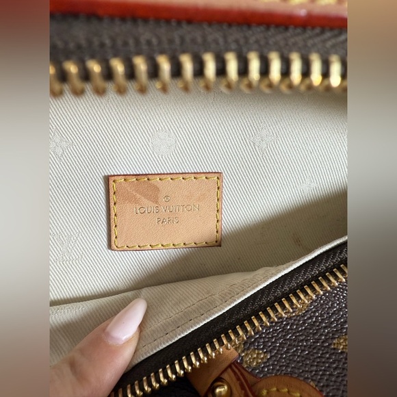 Sold somewhere else 
Louis Vuitton High Rise Bum bag Monogram Canvas - Picture 12 of 15